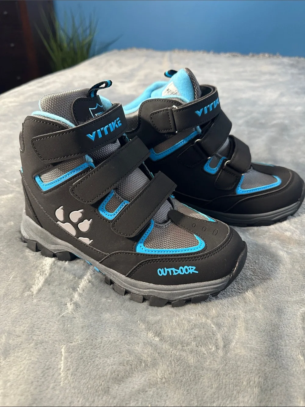 NWOT VITIKE Hiking Snow Boots Sz 37 or US 5-5.5 BOYS